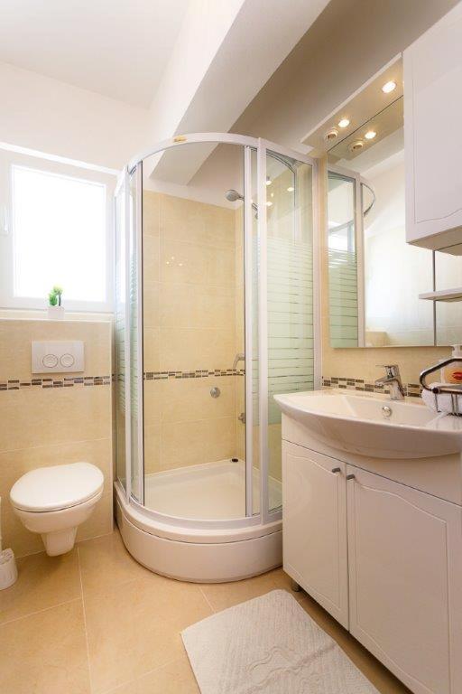 Apartmani Braut Kornić Dış mekan fotoğraf