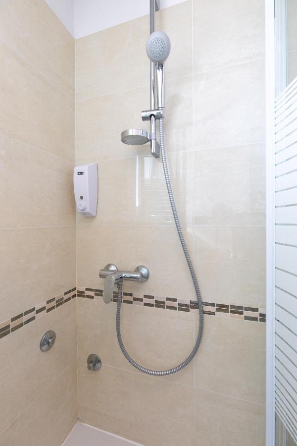 Apartmani Braut Kornić Dış mekan fotoğraf