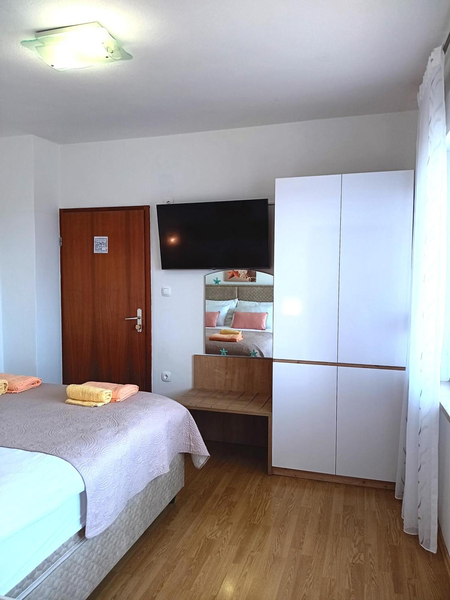 Apartmani Braut Kornić Dış mekan fotoğraf